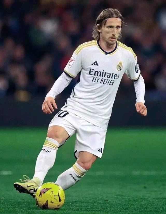 德天空：多特加入对16岁新星菲林的争夺，曼联也在竞争中