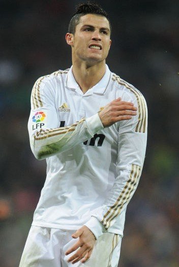 31岁的卡尔达拉自宣退役，曾效力于米兰、亚特兰大等队