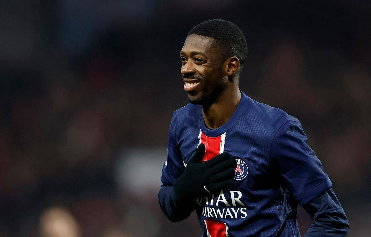 河南决战国安！三位久违强援露面，王刚单独挑大梁，新金主现场督战